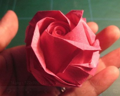 情人节的手工威廉希尔中国官网
玫瑰轿车手把手教你做GG威廉希尔中国官网
玫瑰花的折法