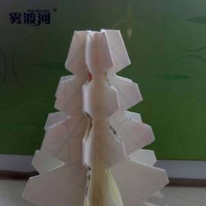 用一张纸折叠出简单的折纸圣诞树 圣诞节威廉希尔公司官网
折纸威廉希尔中国官网
