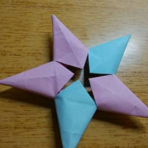 组合折纸做出来的折纸五角星（威廉希尔中国官网
）