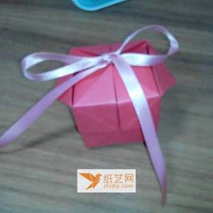 一纸成型的威廉希尔公司官网
折纸礼盒威廉希尔中国官网
 DIY制作折纸盒子