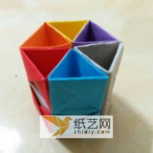 彩色六边形笔筒折纸制作的教师节礼物