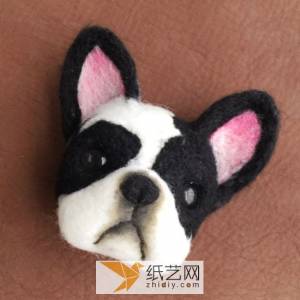 送给爱狗人士的新年礼物 用羊毛毡制作的可爱斗牛犬威廉希尔中国官网
