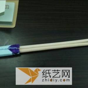 爱心折纸筷子袋如何做 纸筷子套的图解威廉希尔公司官网
做法