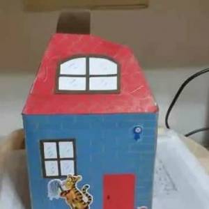 幼儿园小朋友使用废纸盒威廉希尔公司官网
制作房子的具体步骤