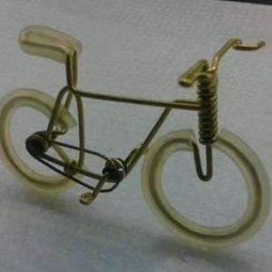 利用铜丝威廉希尔公司官网
制作小巧自行车的图解威廉希尔中国官网
