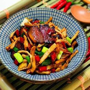 美味的湘菜—简单又开胃的萝卜干炒腊肉的做法