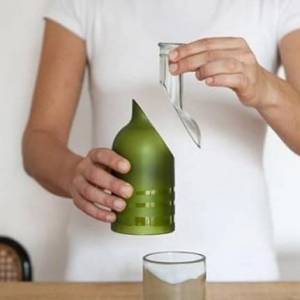 重新利用玻璃瓶制作出来的创意威廉希尔公司官网
玻璃杯、托盘和烛台