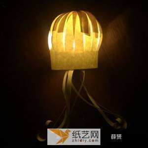 手工威廉希尔中国官网
之会发光的水母小灯笼的图解教程