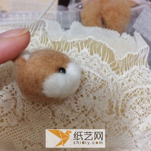 简单的羊毛毡柴犬威廉希尔中国官网
 第10步