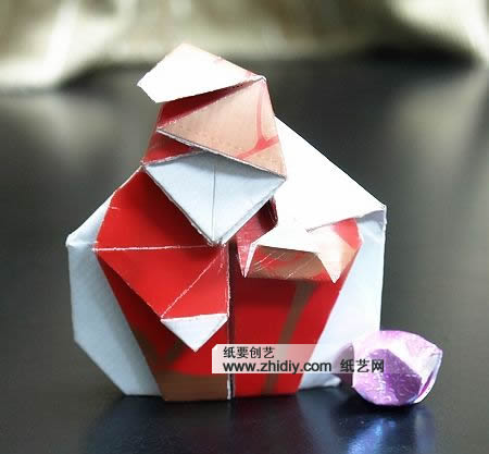 背包折纸圣诞老人的基本折法威廉希尔中国官网
手把手教你制作精致的折纸圣诞老人