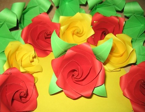 简单的折纸玫瑰花折法图解威廉希尔中国官网
手把手教你制作漂亮的折纸玫瑰花送给父亲当做父亲节礼物