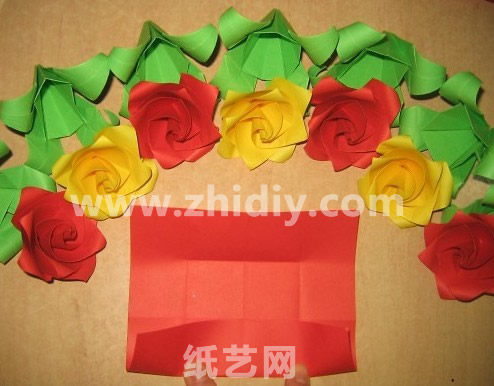 威廉希尔公司官网
折纸玫瑰制作威廉希尔中国官网
制作过程中的第六步
