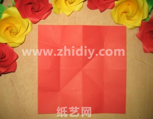 威廉希尔公司官网
折纸玫瑰制作威廉希尔中国官网
制作过程中的第十一步