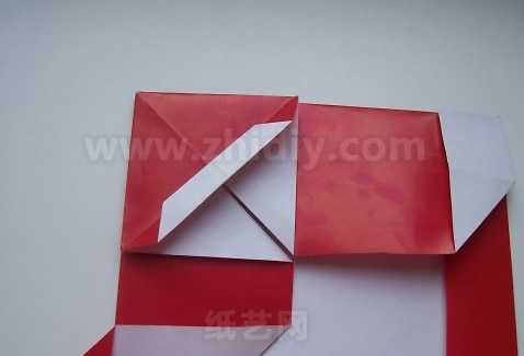 折纸圣诞老人制作威廉希尔中国官网
制作过程中的第二十步