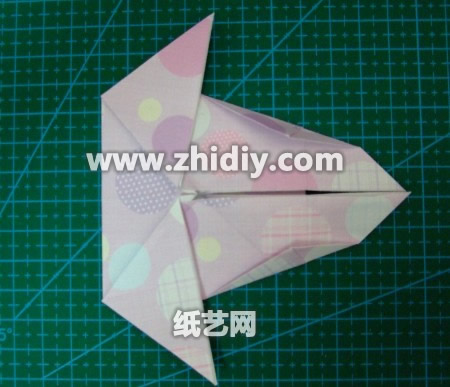 折纸蝴蝶威廉希尔公司官网
制作威廉希尔中国官网
制作过程中的第十一步
