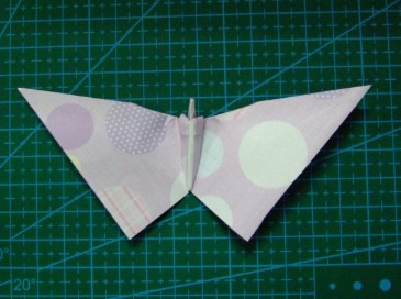 威廉希尔公司官网
折纸蝴蝶制作威廉希尔中国官网
完成后精美的效果图