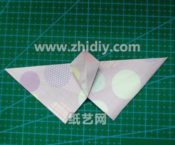 威廉希尔公司官网
折纸蝴蝶制作威廉希尔中国官网
制作过程中的第六步