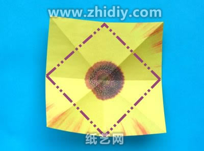 基本的折痕辅助手工威廉希尔中国官网
太阳花的制作