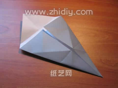折纸动物大全图解犀牛折纸威廉希尔中国官网
制作过程中的第五步
