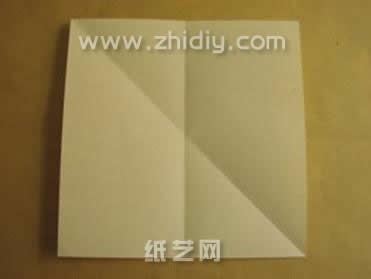 折纸大全图解之神仙鱼diy实拍折纸威廉希尔中国官网
制作过程中的第一步