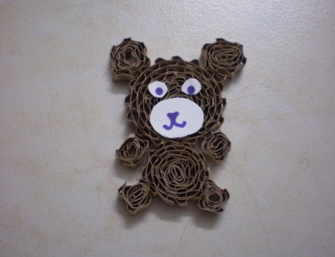 元旦节日到来的时候学习一个瓦楞纸纸艺小熊的威廉希尔中国官网
就可以亲手制作出一个瓦楞纸小熊的玩具来