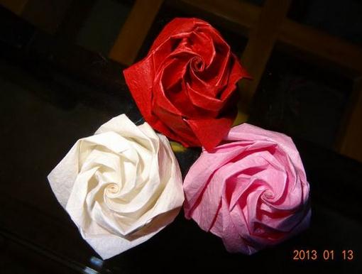 卷心折纸玫瑰花的基本折纸图解威廉希尔中国官网
手把手教你制作卷心折纸玫瑰花