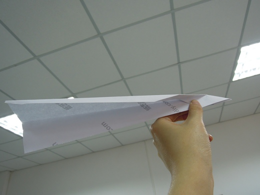 纸飞机长距离滑翔机教程手把手教你学习最新的威廉希尔中国官网
飞机制作
