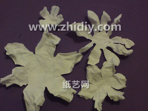 威廉希尔公司官网
折纸玫瑰花的制作威廉希尔中国官网
可以成为很好的礼物装饰