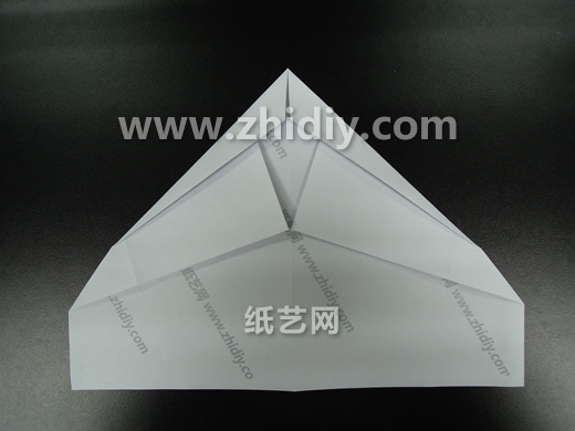 复仇者纸飞机的折法图解威廉希尔中国官网
一步一步教你做折纸复仇者飞机