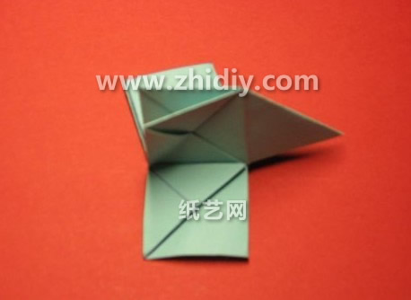 这个折纸玫瑰花的基本模块折纸威廉希尔中国官网
要比视频威廉希尔中国官网
更加的详细和清楚