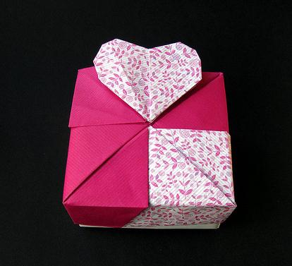 桃谷好英折纸心盒子图纸威廉希尔中国官网
手把手教你制作折纸盒子