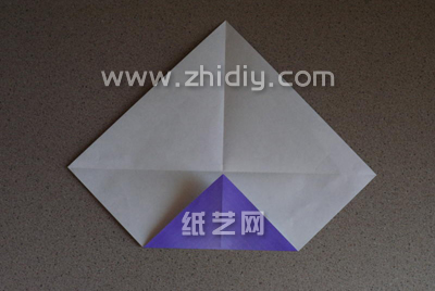清晰的折纸图解威廉希尔中国官网
一步一步的教你完成漂亮的折纸牵牛花的制作