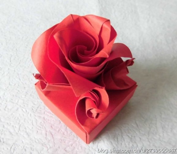 组合折纸玫瑰花礼盒的制作威廉希尔中国官网
手把手教你制作组合折纸玫瑰花盒子