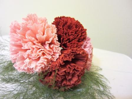 利用棉纸制作漂亮的纸艺康乃馨花朵的图解威廉希尔中国官网
手把手教你制作母亲节的康乃馨花朵