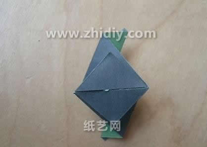 折纸花球的折法图解威廉希尔中国官网
帮助更多的同学学习经典的折纸花球制作方法