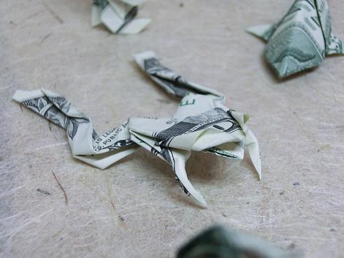 美元折纸青蛙的图解威廉希尔中国官网
手把手教你制作精美的美元折纸青蛙