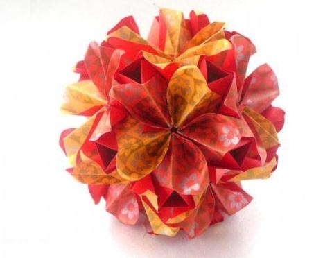 折纸花球樱花纸球花的折法图解威廉希尔中国官网
手把手教你制作漂亮的折纸樱花花球