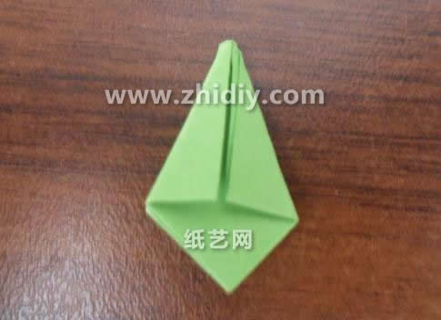 精美的折纸花折纸大全图解艺术威廉希尔中国官网
提供了一个快速制作折纸花的方法