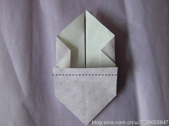 常见的折纸小篮子图解制作威廉希尔中国官网
展现出来的就是构型漂亮的篮子