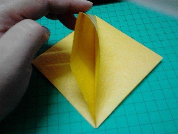 威廉希尔公司官网
折纸花的基本做法来告诉你如何完成一个构型精彩的折纸花制作