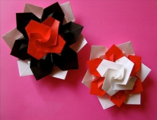 组合折纸蛋糕花的图解制作威廉希尔中国官网
手把手教你制作漂亮的组合折纸蛋糕花