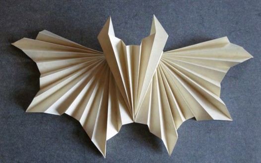 万圣节独特折纸构型的折纸蝙蝠图解威廉希尔中国官网
手把手教你折叠折纸蝙蝠