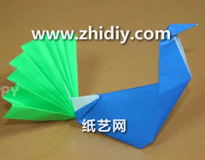 儿童折纸孔雀的折法威廉希尔中国官网
手把手教你制作漂亮简单的折纸孔雀