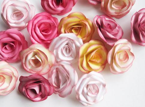 简单的威廉希尔公司官网
纸玫瑰花的折纸图解威廉希尔中国官网
教你制作精美的折纸玫瑰花