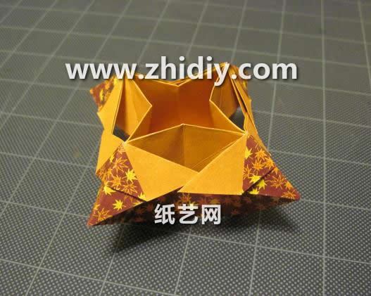折纸盒的灯笼制作方法威廉希尔中国官网
手把手教你制作出精致的折纸盒灯笼来