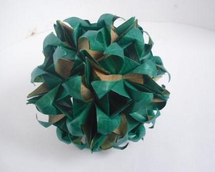 灯笼制作方法的图解威廉希尔中国官网
手把手教你制作出漂亮的折纸花球灯笼
