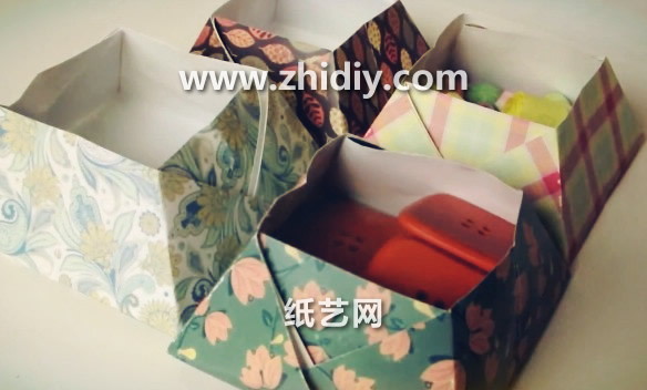 威廉希尔公司官网
折纸糖果盒子的折法威廉希尔中国官网
手把手教你制作出漂亮的折纸糖果收纳盒来
