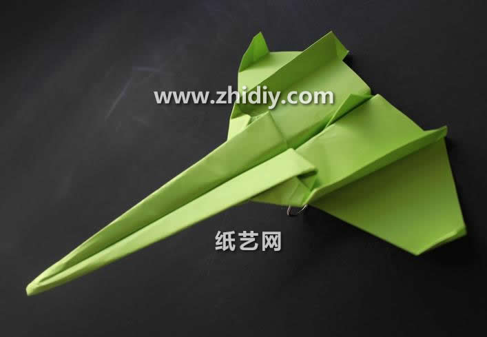 折纸飞机大全图解威廉希尔中国官网
手把手教你制作超酷的折纸轰炸机