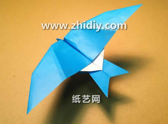 折纸小燕子的折法视频威廉希尔中国官网
手把手教你制作折纸鸟大全威廉希尔中国官网

