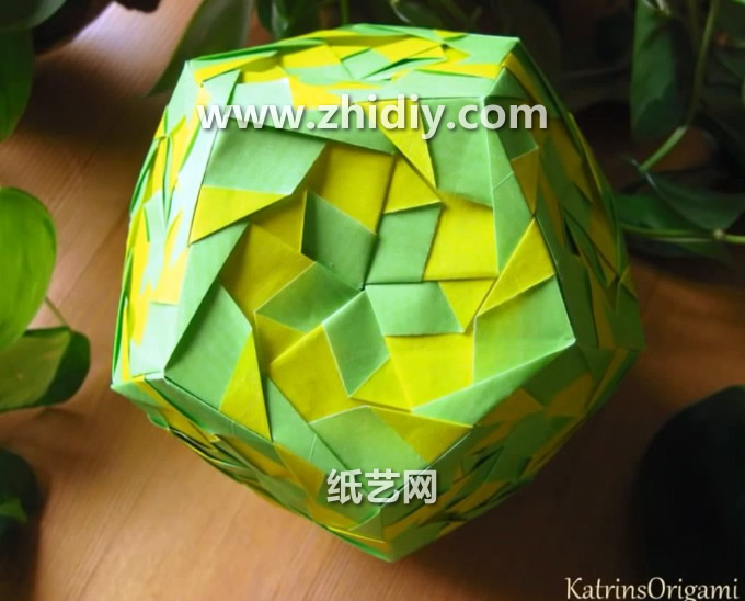 折纸花球大全手把手教你制作水彩画花球的折法视频威廉希尔中国官网
